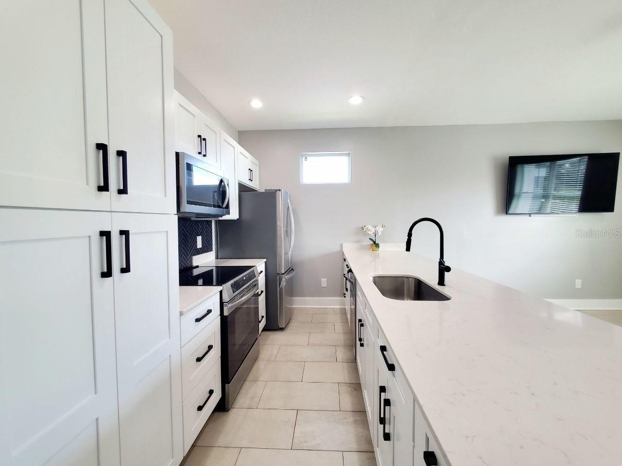3420 TEMPLE ST #B — photo 6