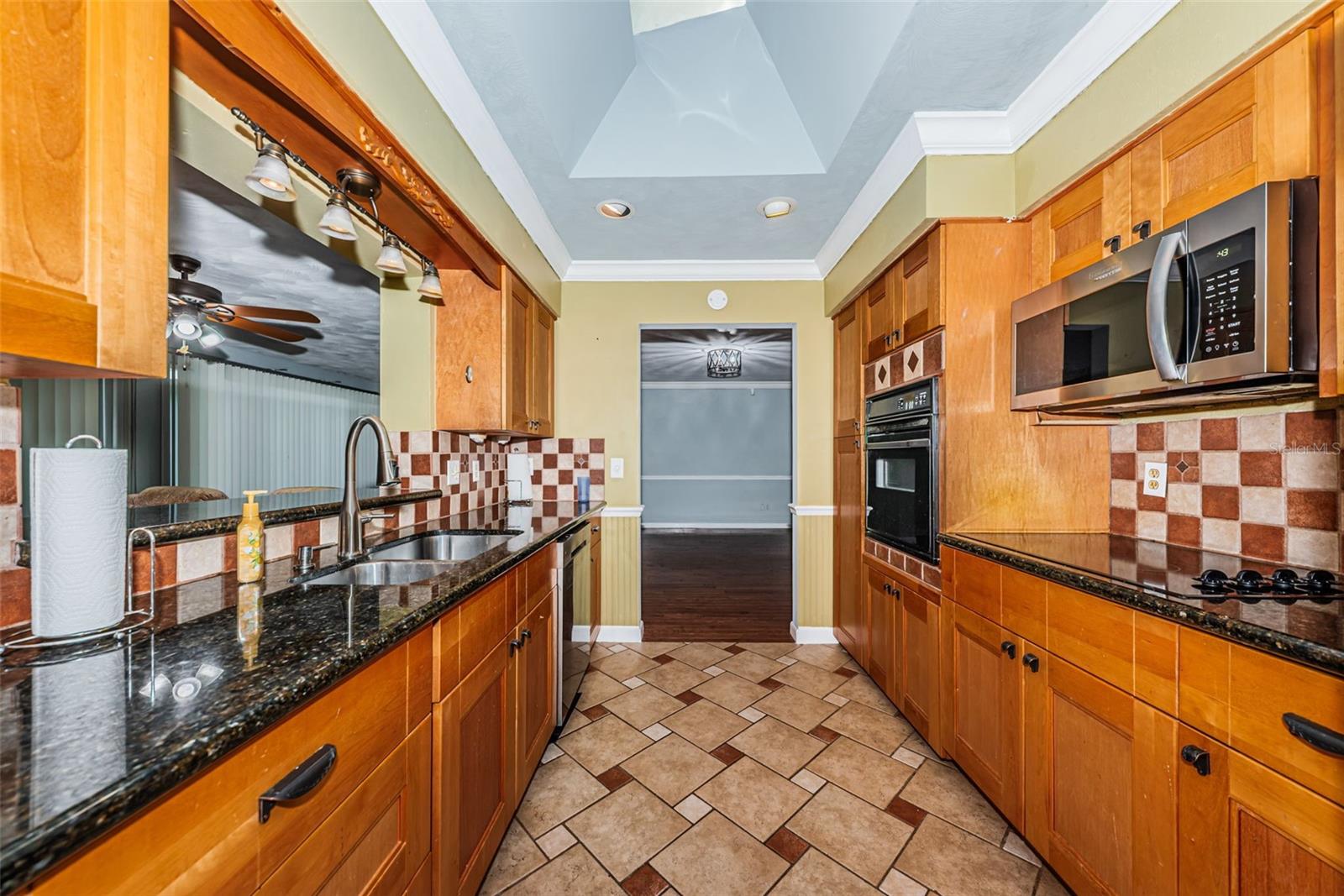 499 JEWEL CT — photo 8