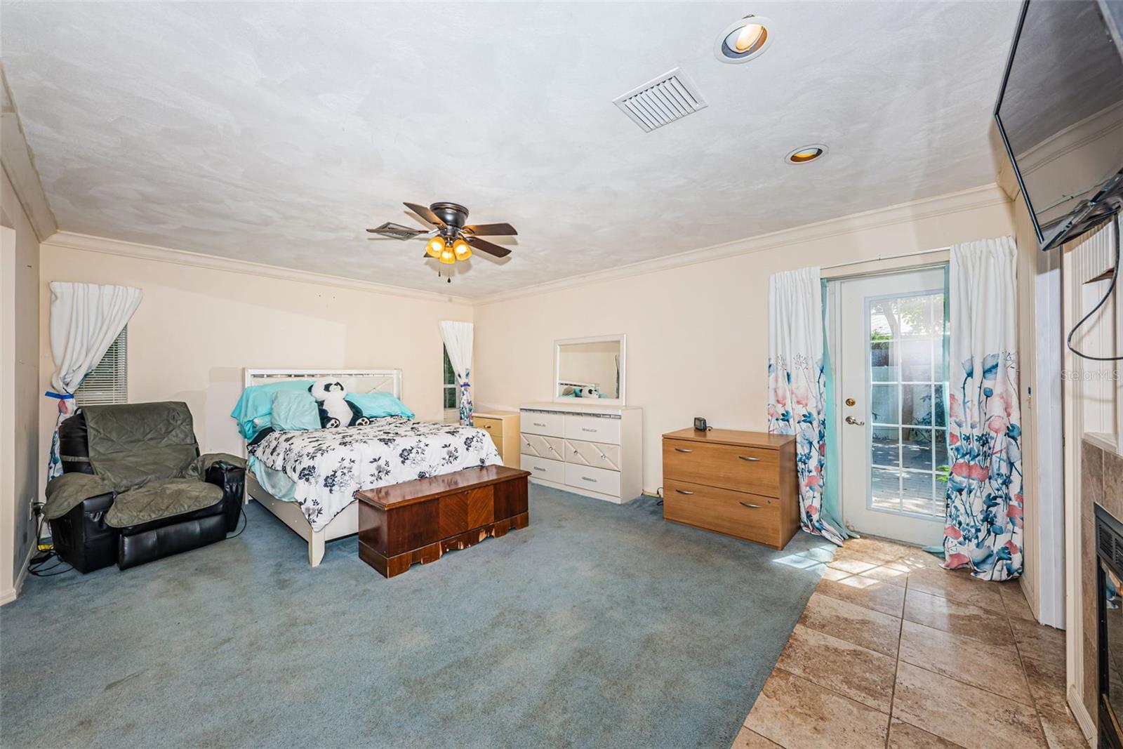 499 JEWEL CT — photo 11