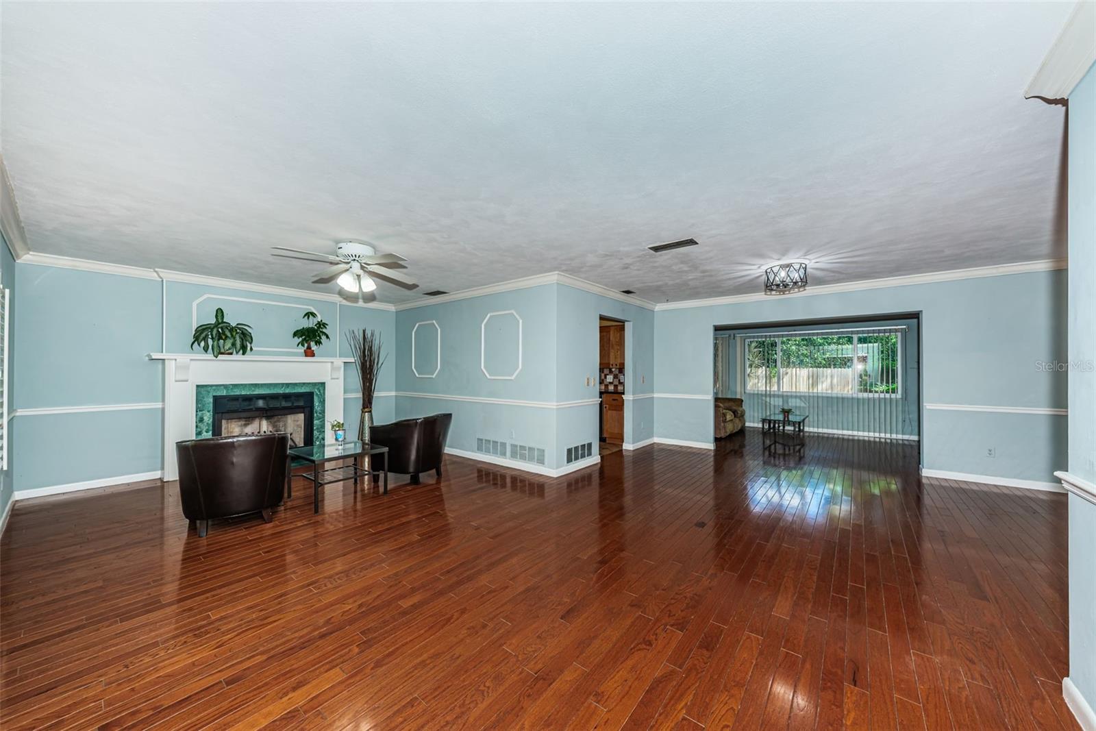 499 JEWEL CT — photo 5