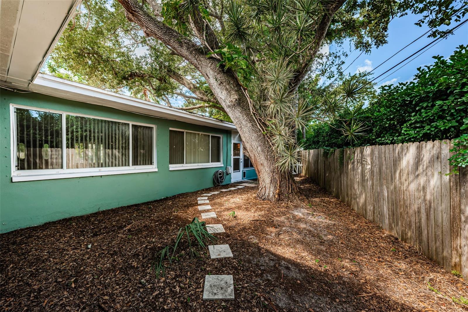499 JEWEL CT — photo 19
