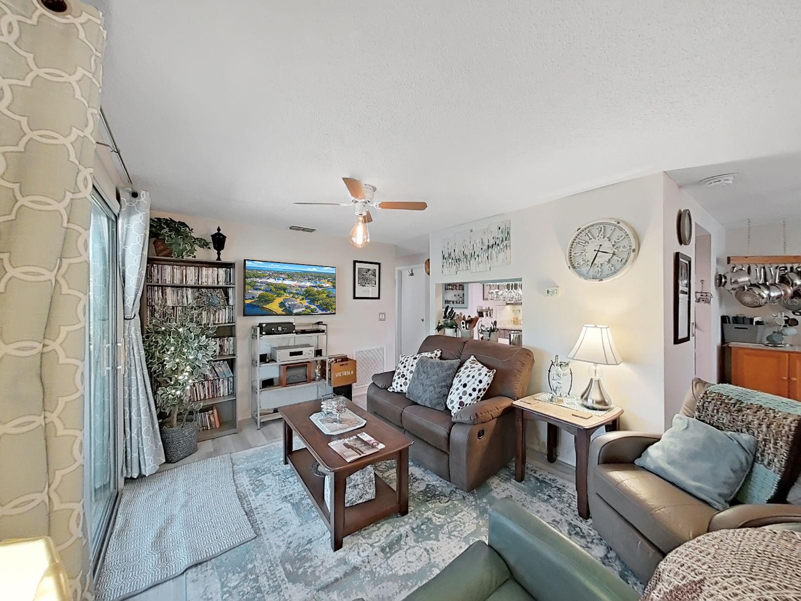 129 CAMPHOR CIR #C — photo 4