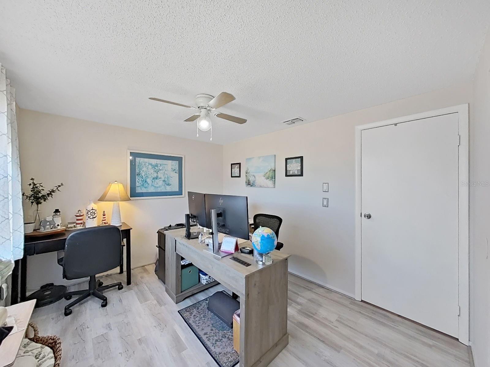 129 CAMPHOR CIR #C — photo 25