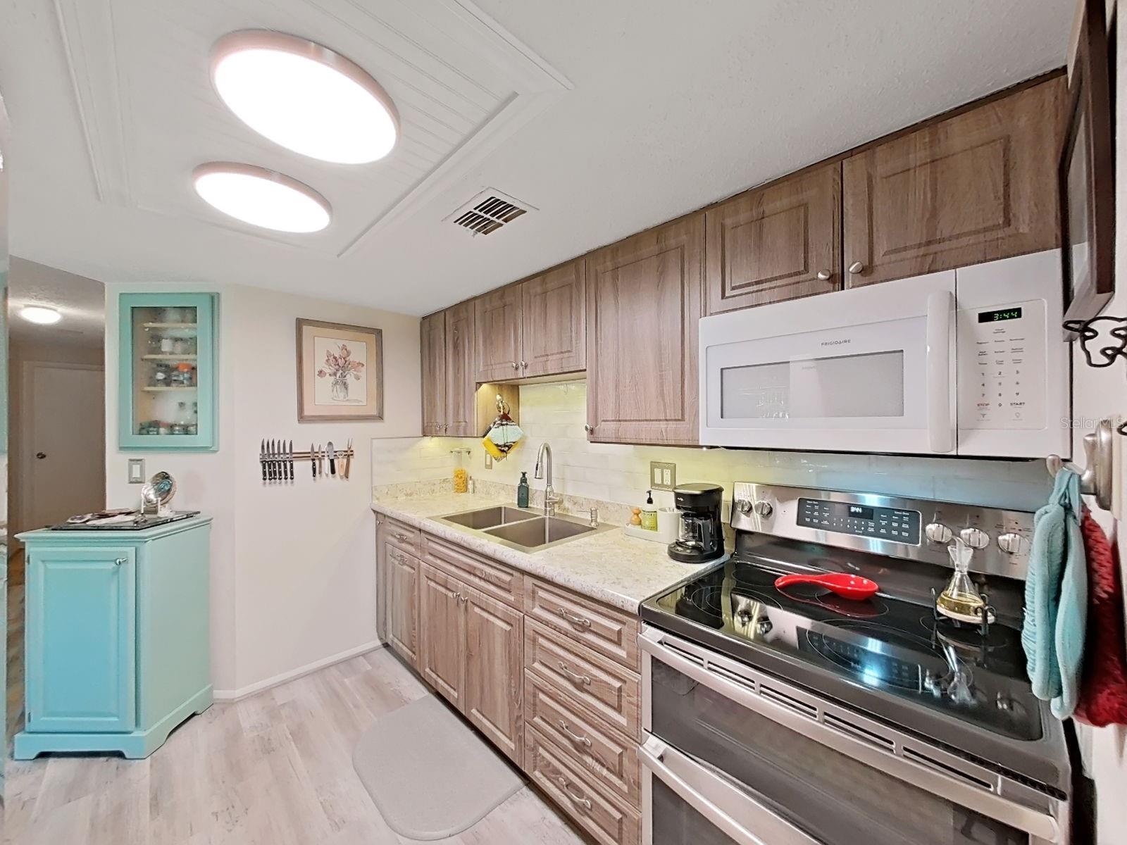 129 CAMPHOR CIR #C — photo 14