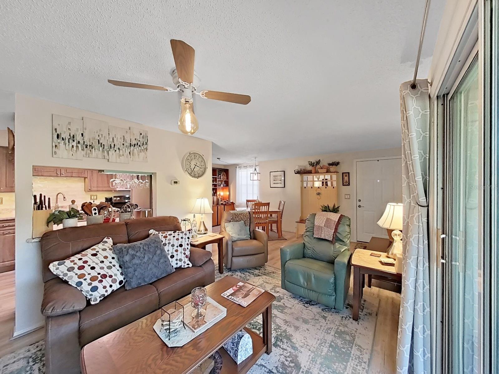 129 CAMPHOR CIR #C — photo 6