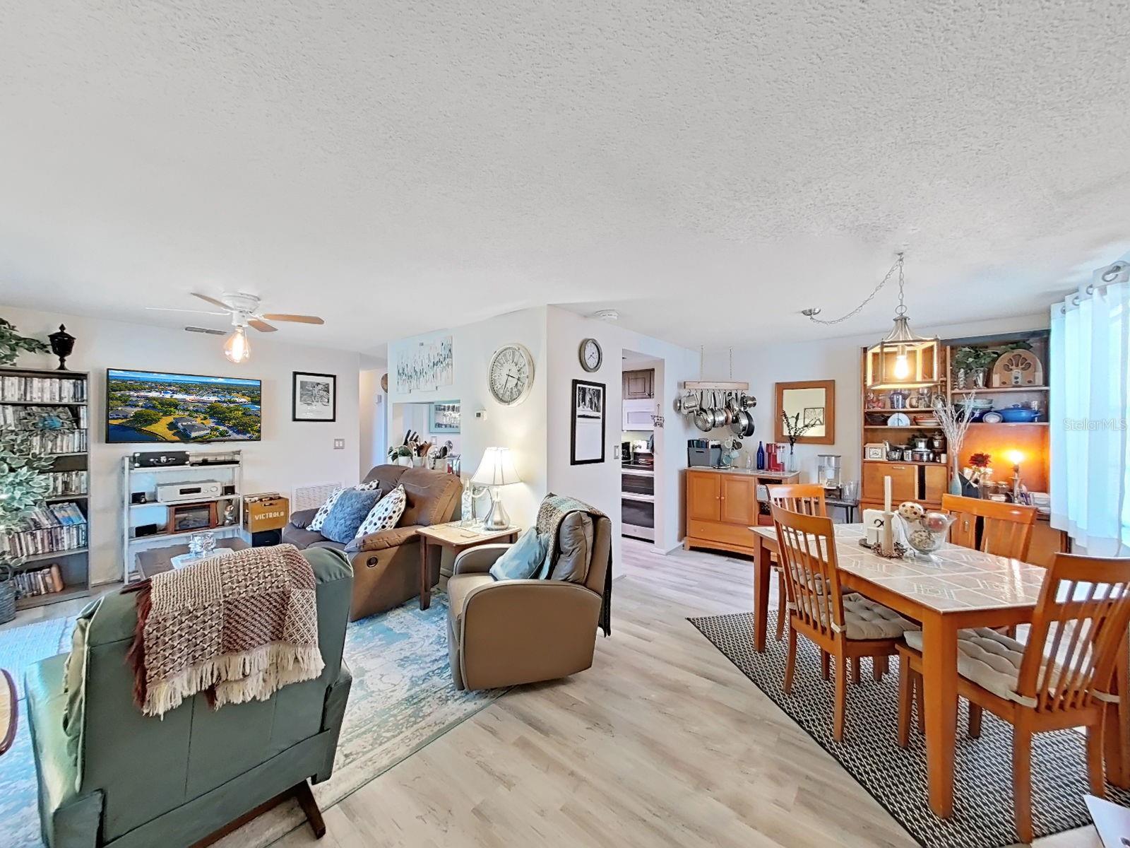 129 CAMPHOR CIR #C — photo 3