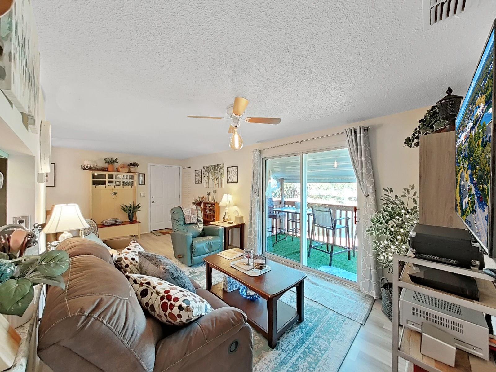 129 CAMPHOR CIR #C — photo 7
