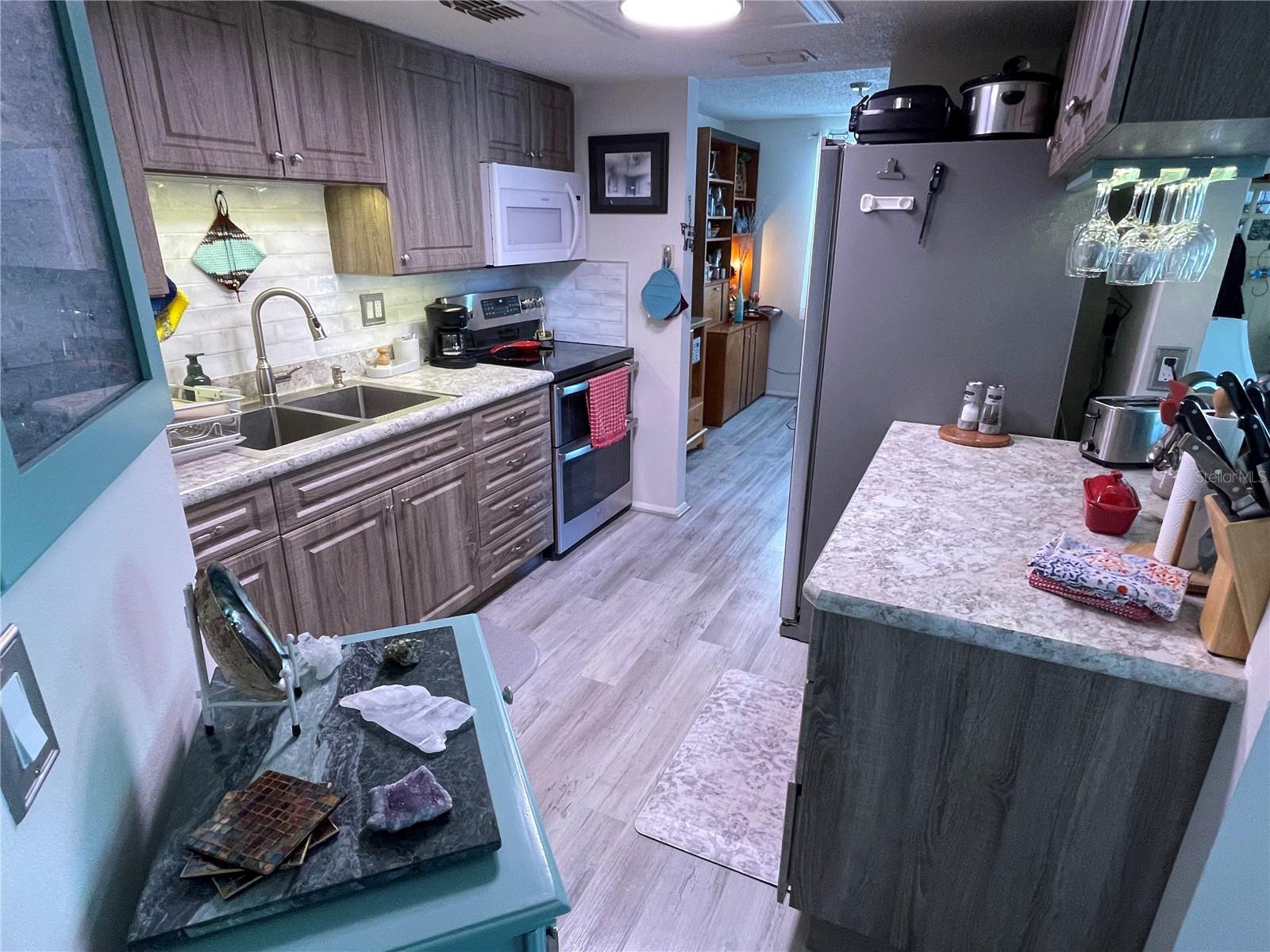 129 CAMPHOR CIR #C — photo 21