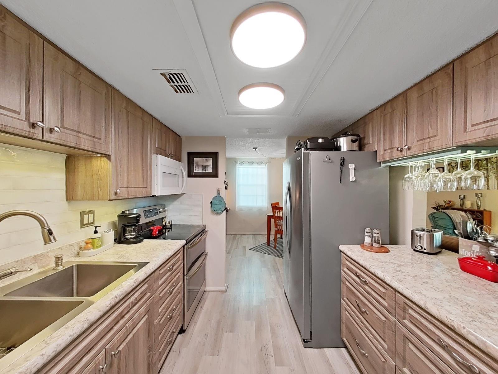 129 CAMPHOR CIR #C — photo 17