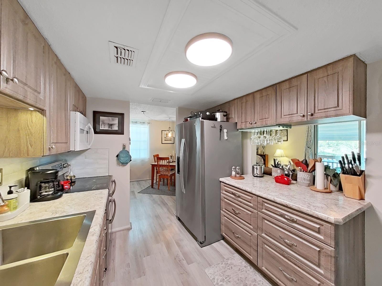 129 CAMPHOR CIR #C — photo 16
