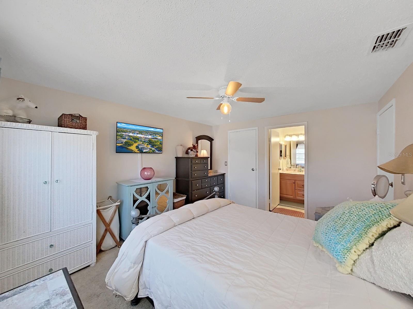 129 CAMPHOR CIR #C — photo 28