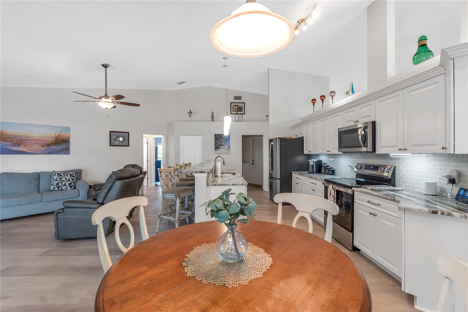6404 STONE RIVER RD — photo 8