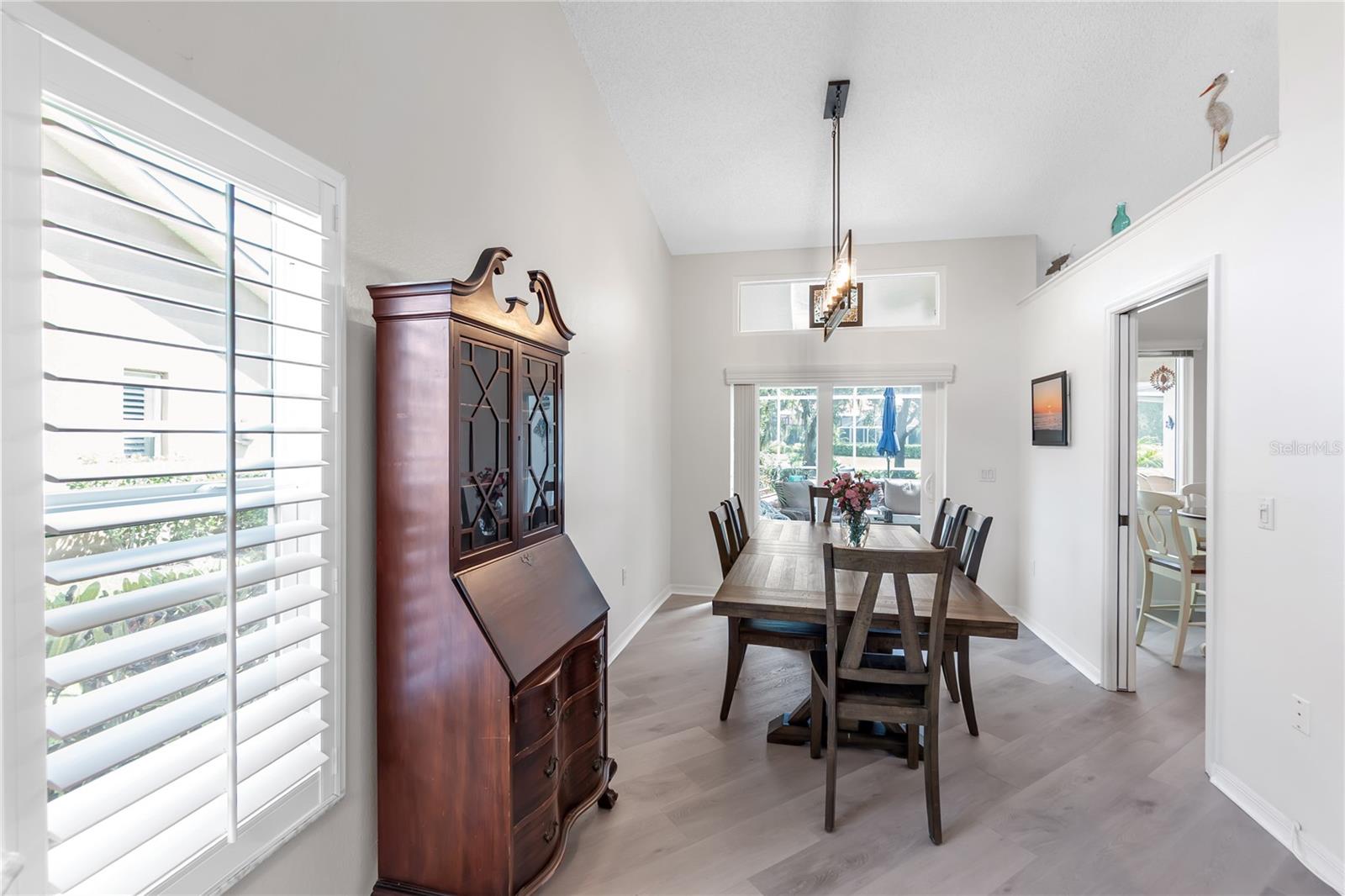 6404 STONE RIVER RD — photo 5