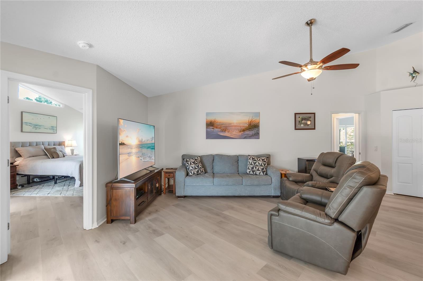 6404 STONE RIVER RD — photo 9
