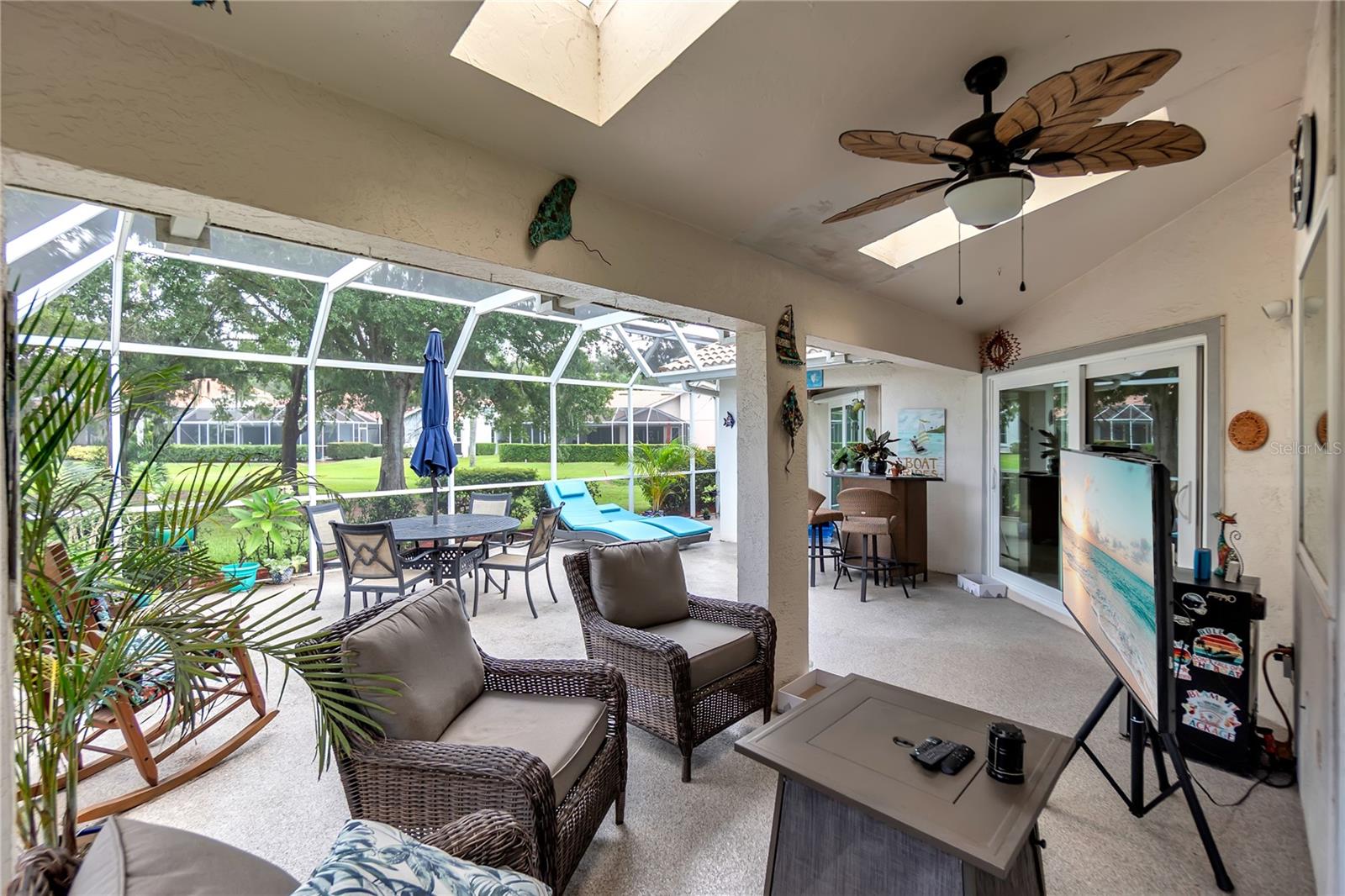 6404 STONE RIVER RD — photo 14