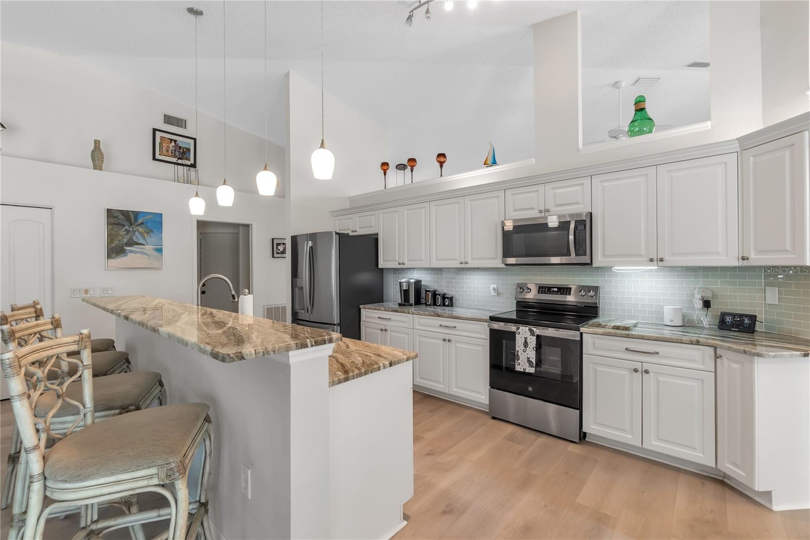 6404 STONE RIVER RD — photo 6