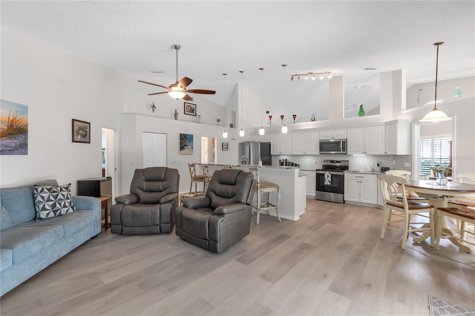 6404 STONE RIVER RD — photo 11