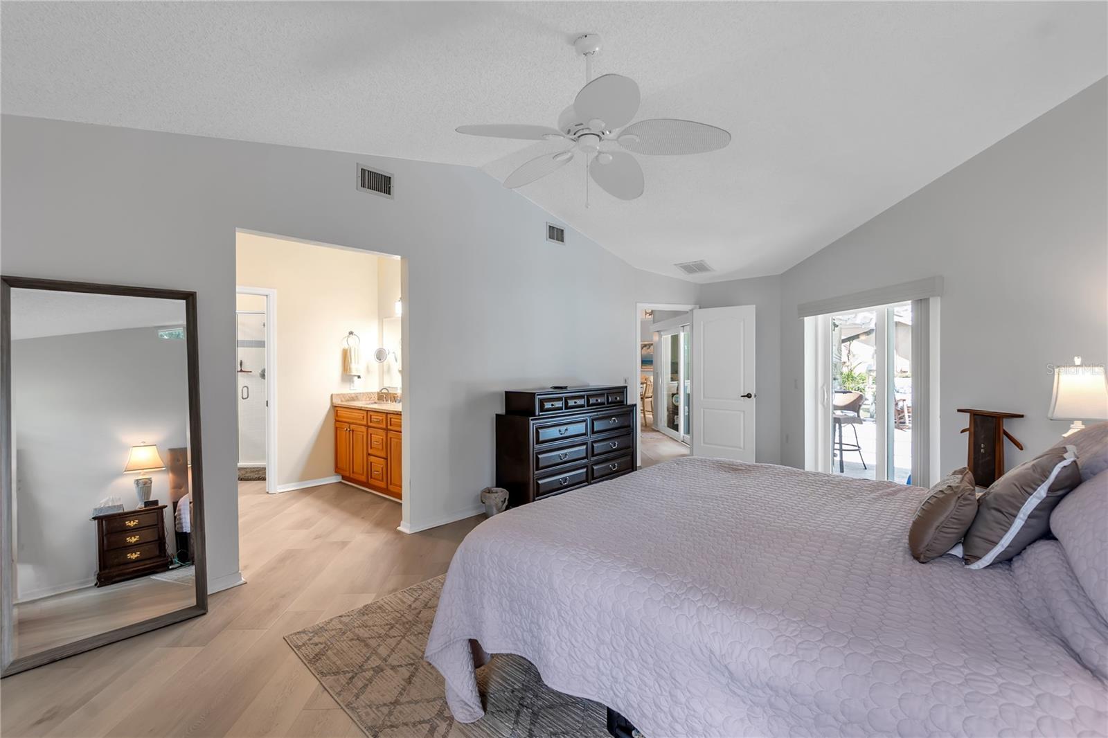 6404 STONE RIVER RD — photo 18
