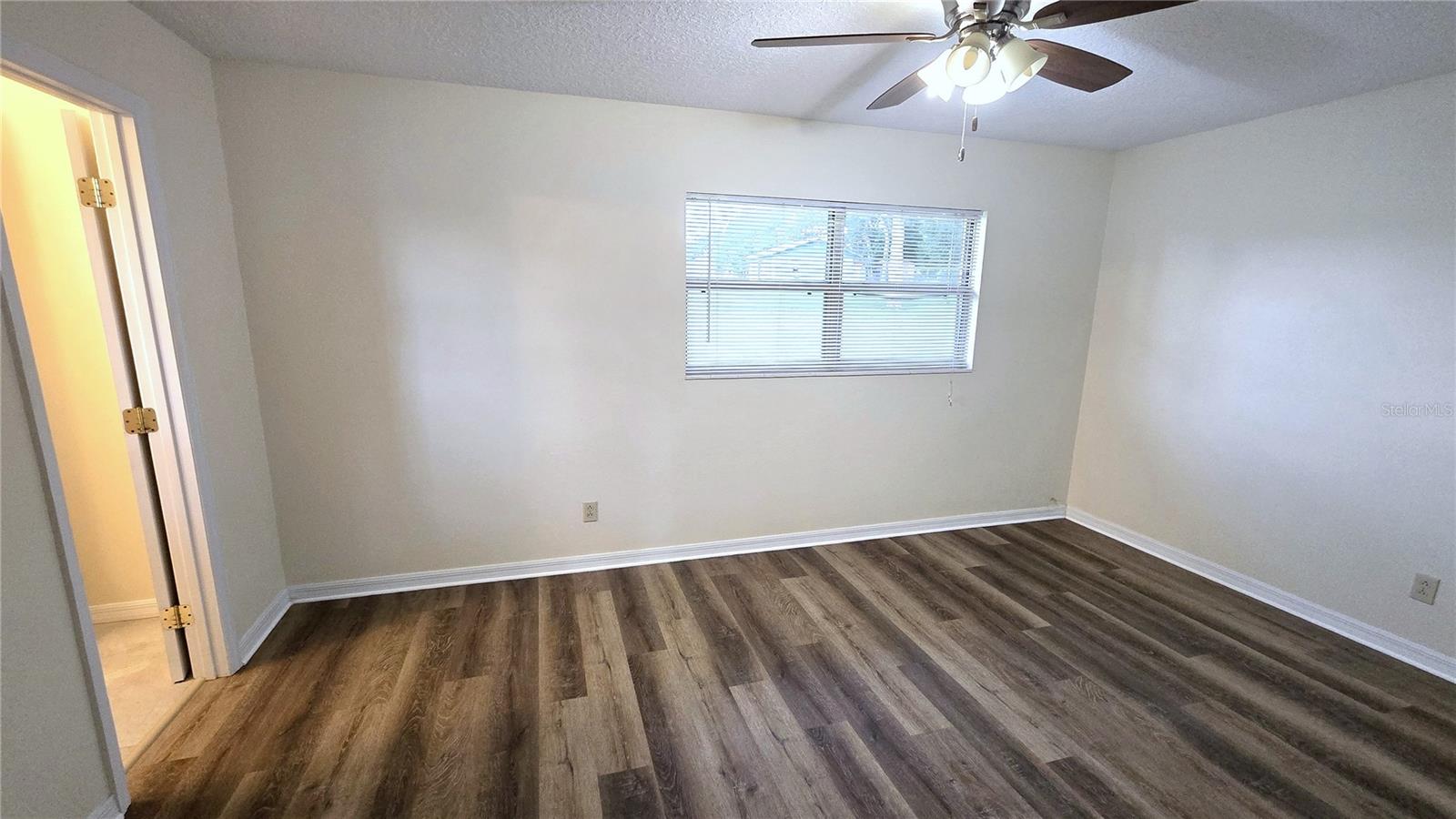 38350 CENTENNIAL RD — photo 44