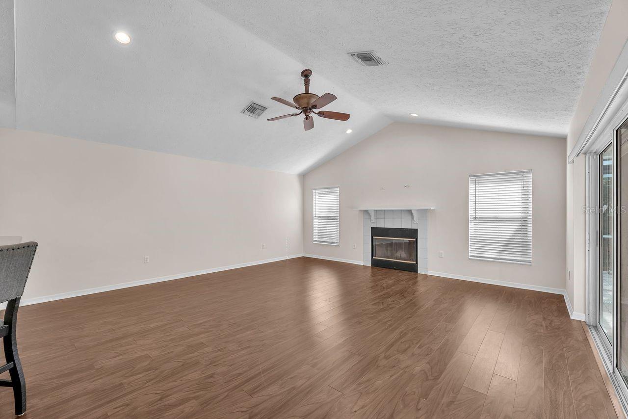 4008 EAGLES NEST DR — photo 20