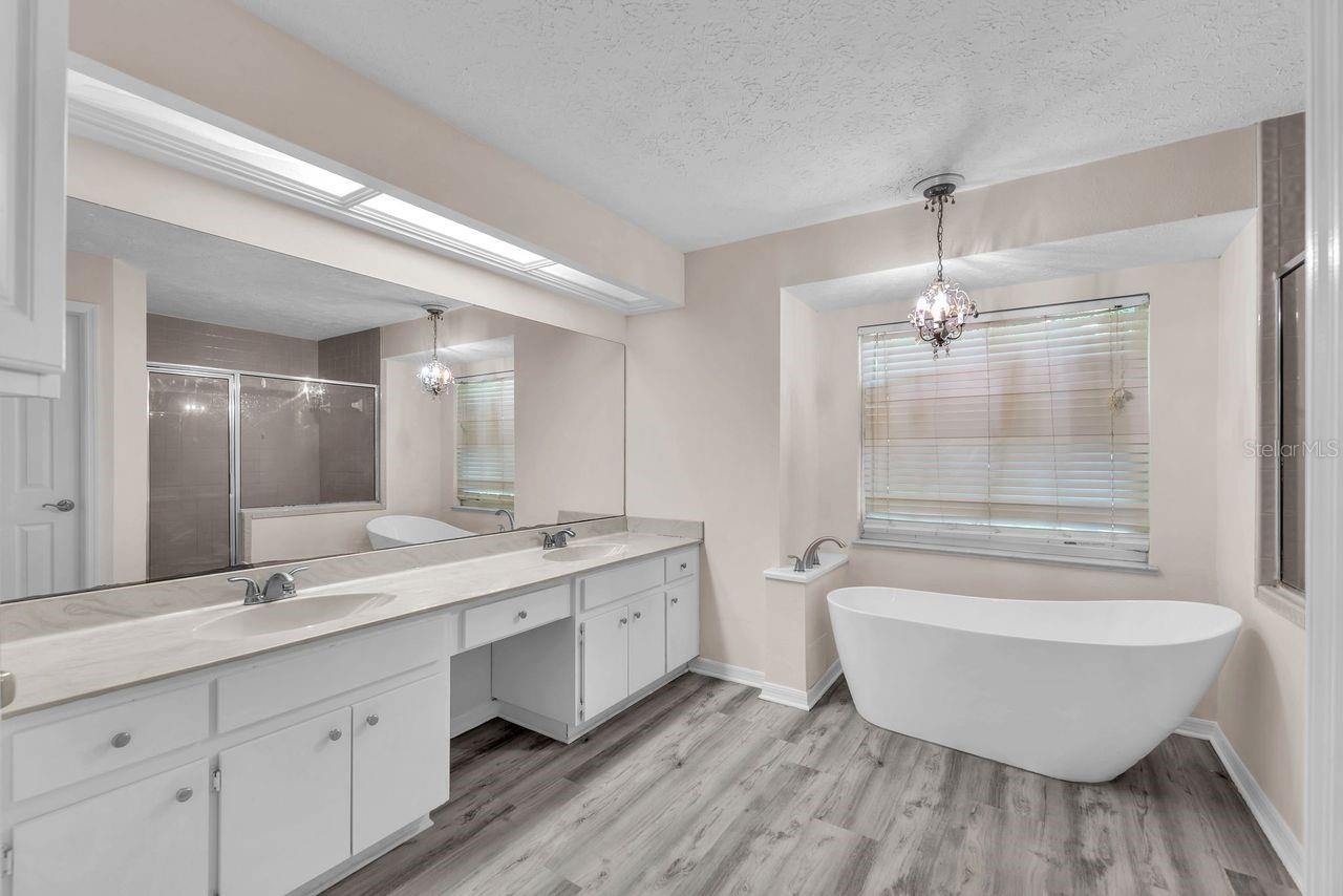 4008 EAGLES NEST DR — photo 27