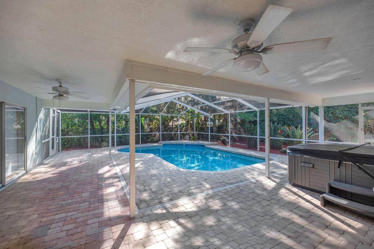 4008 EAGLES NEST DR — photo 36