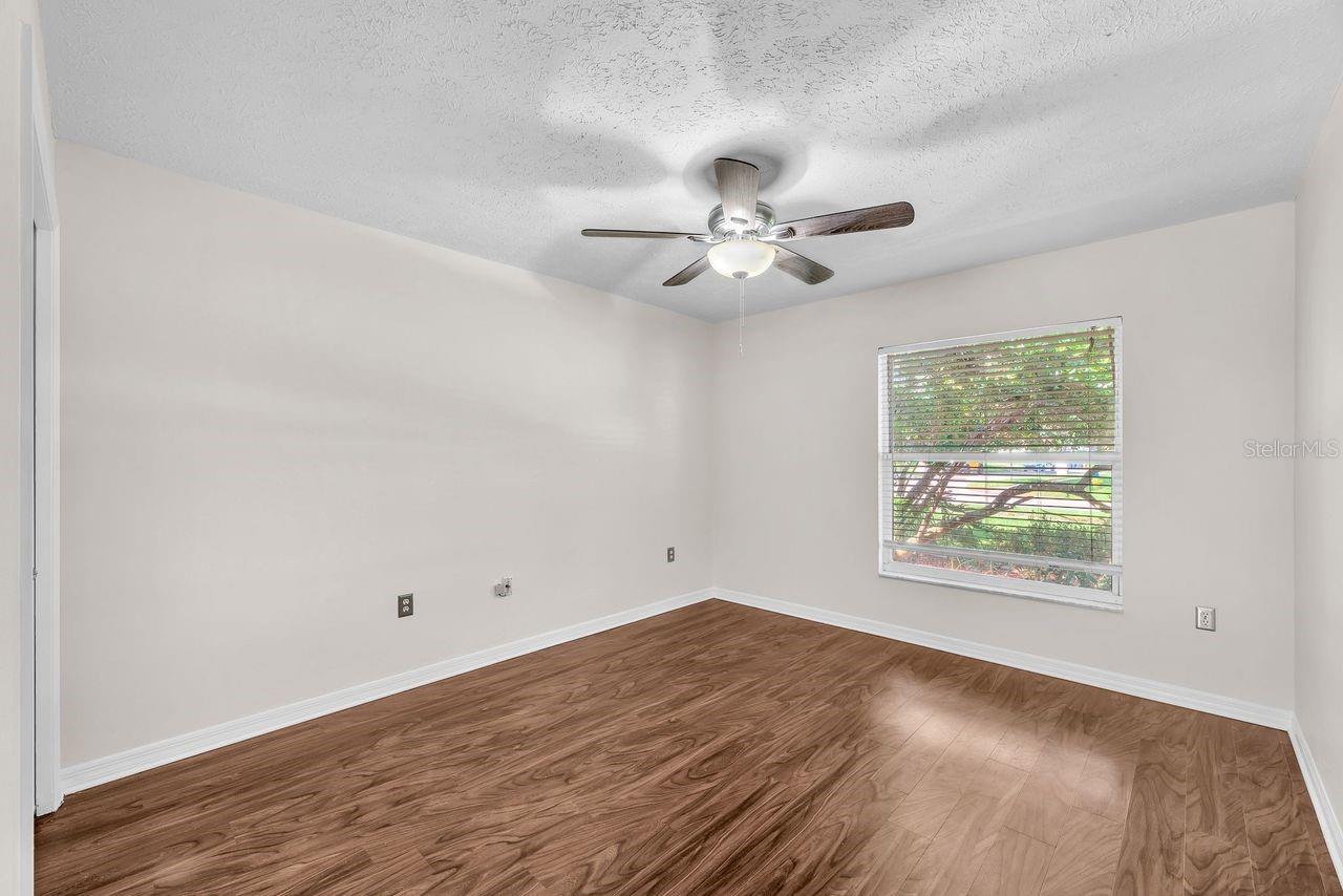 4008 EAGLES NEST DR — photo 32