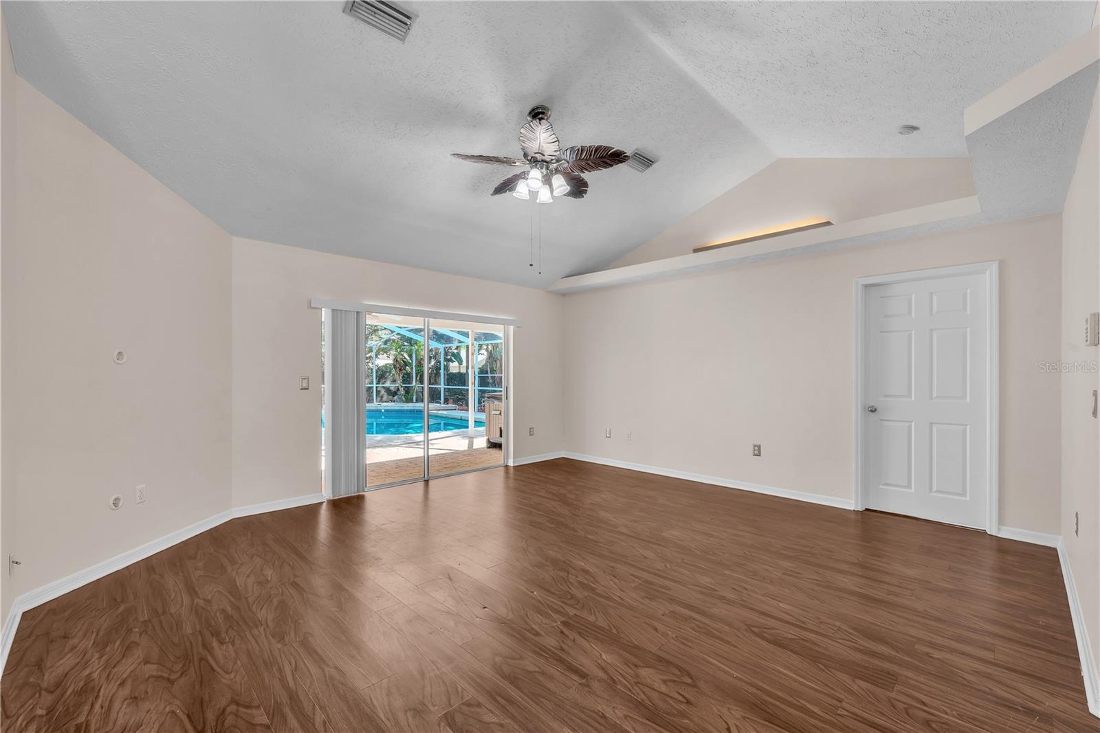 4008 EAGLES NEST DR — photo 11