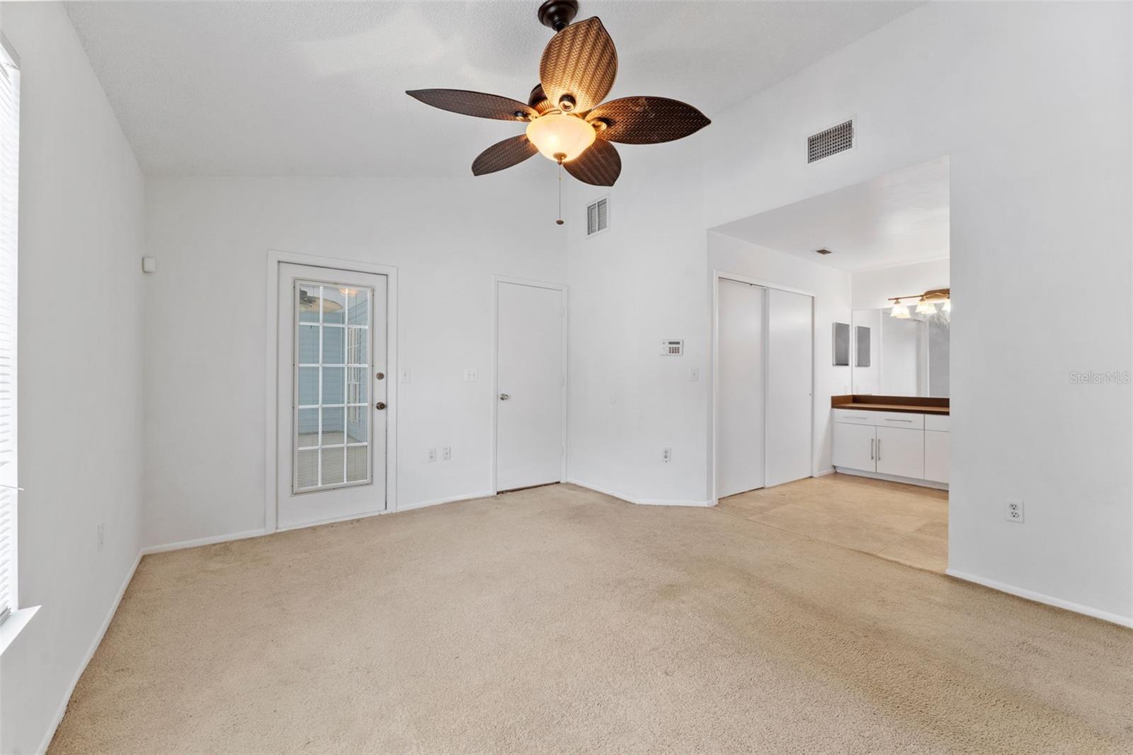 1435 CLUB DR — photo 14