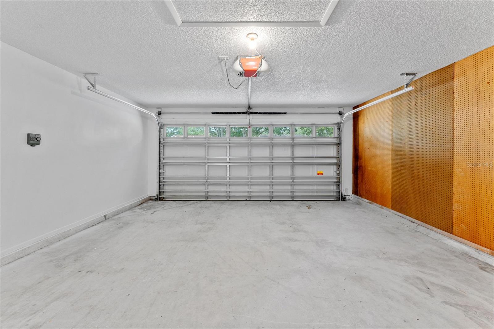 1435 CLUB DR — photo 23