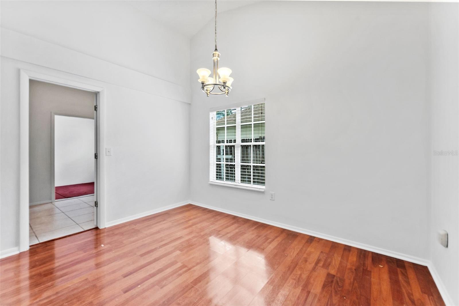 1435 CLUB DR — photo 11