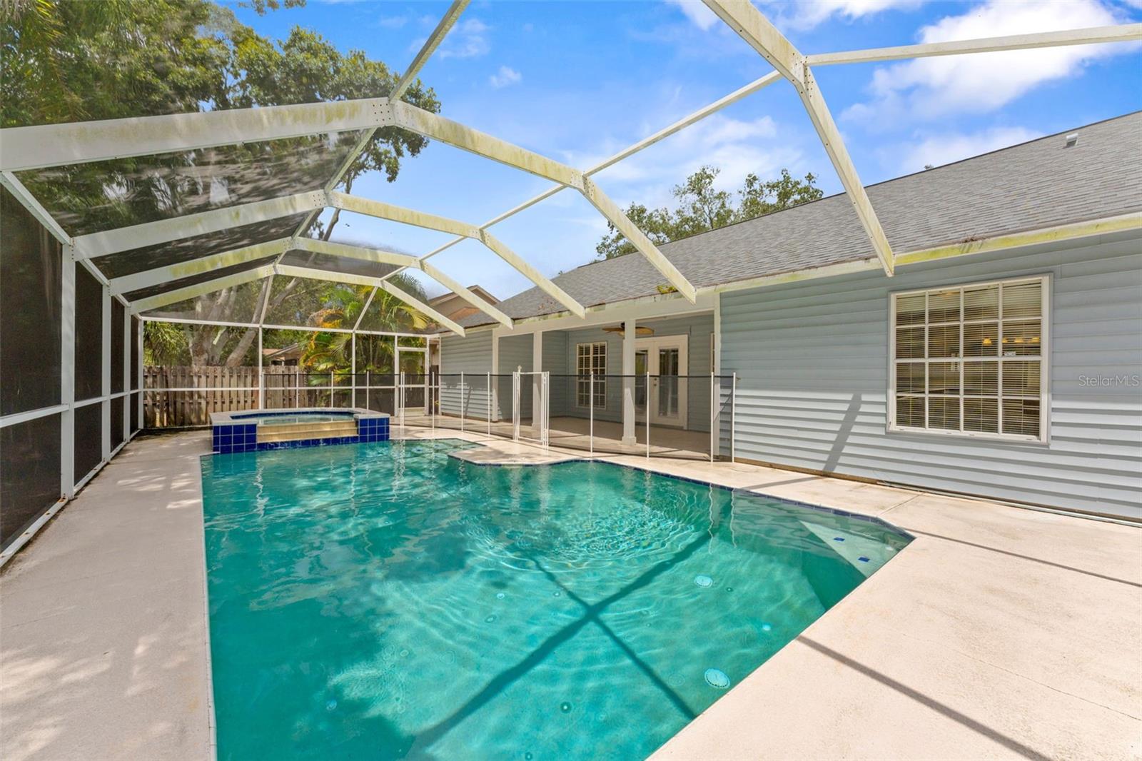 1435 CLUB DR — photo 27
