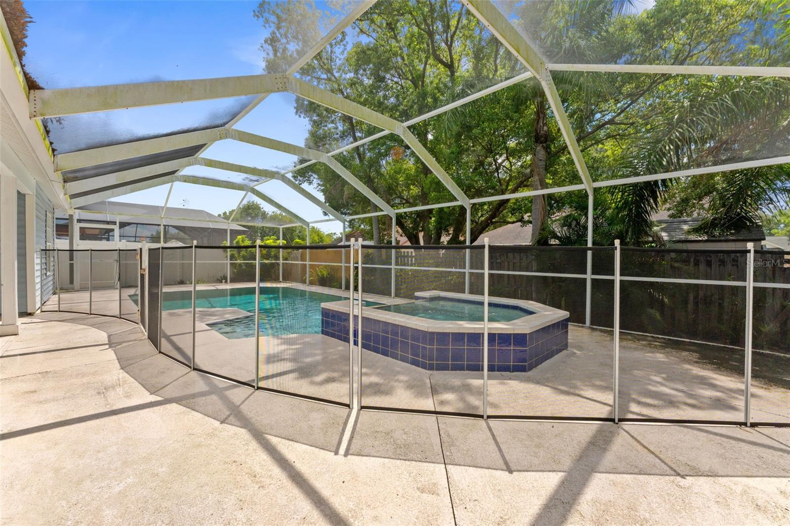 1435 CLUB DR — photo 28