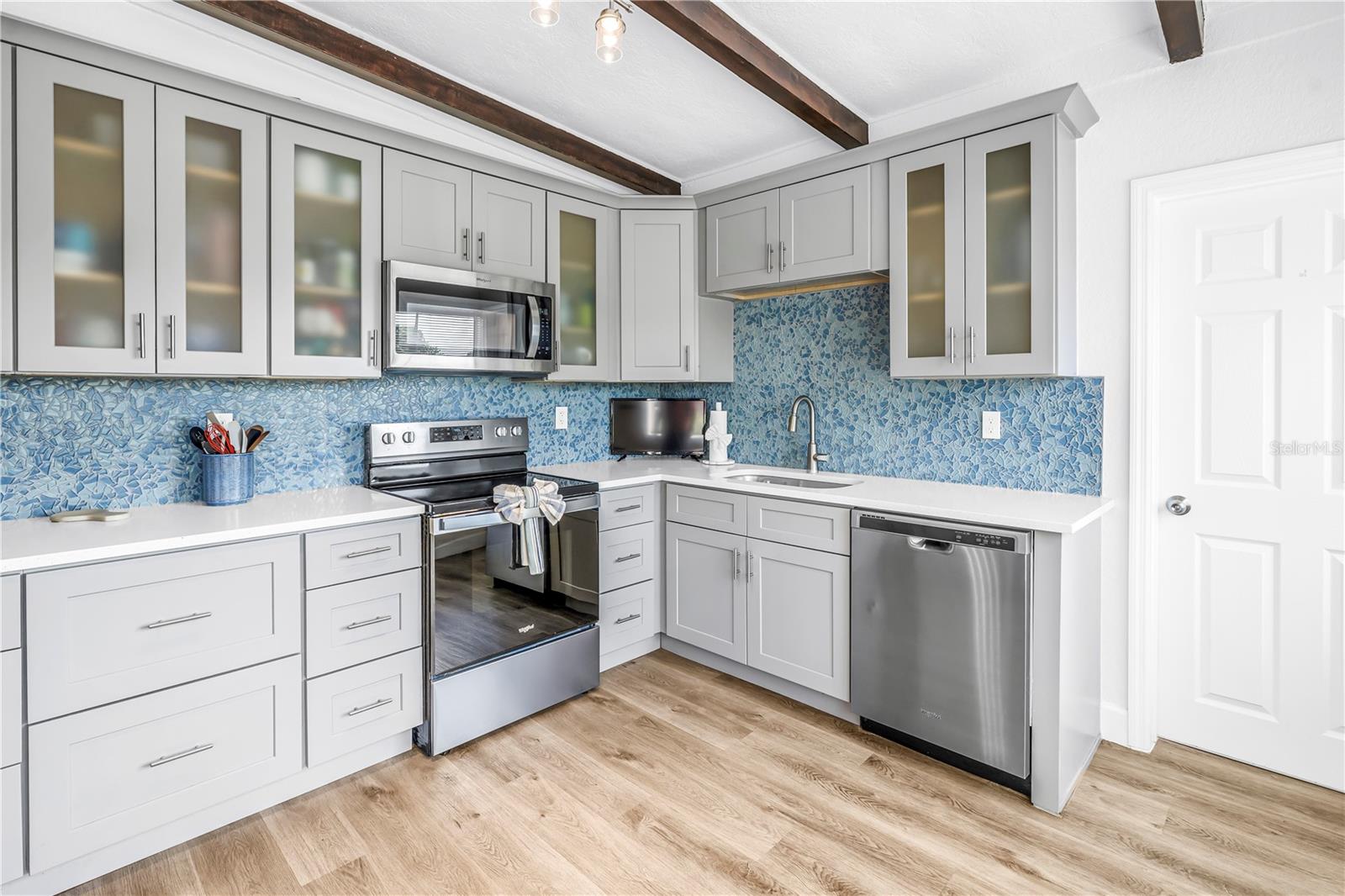 7599 MEADOWLAWN DR N — photo 13