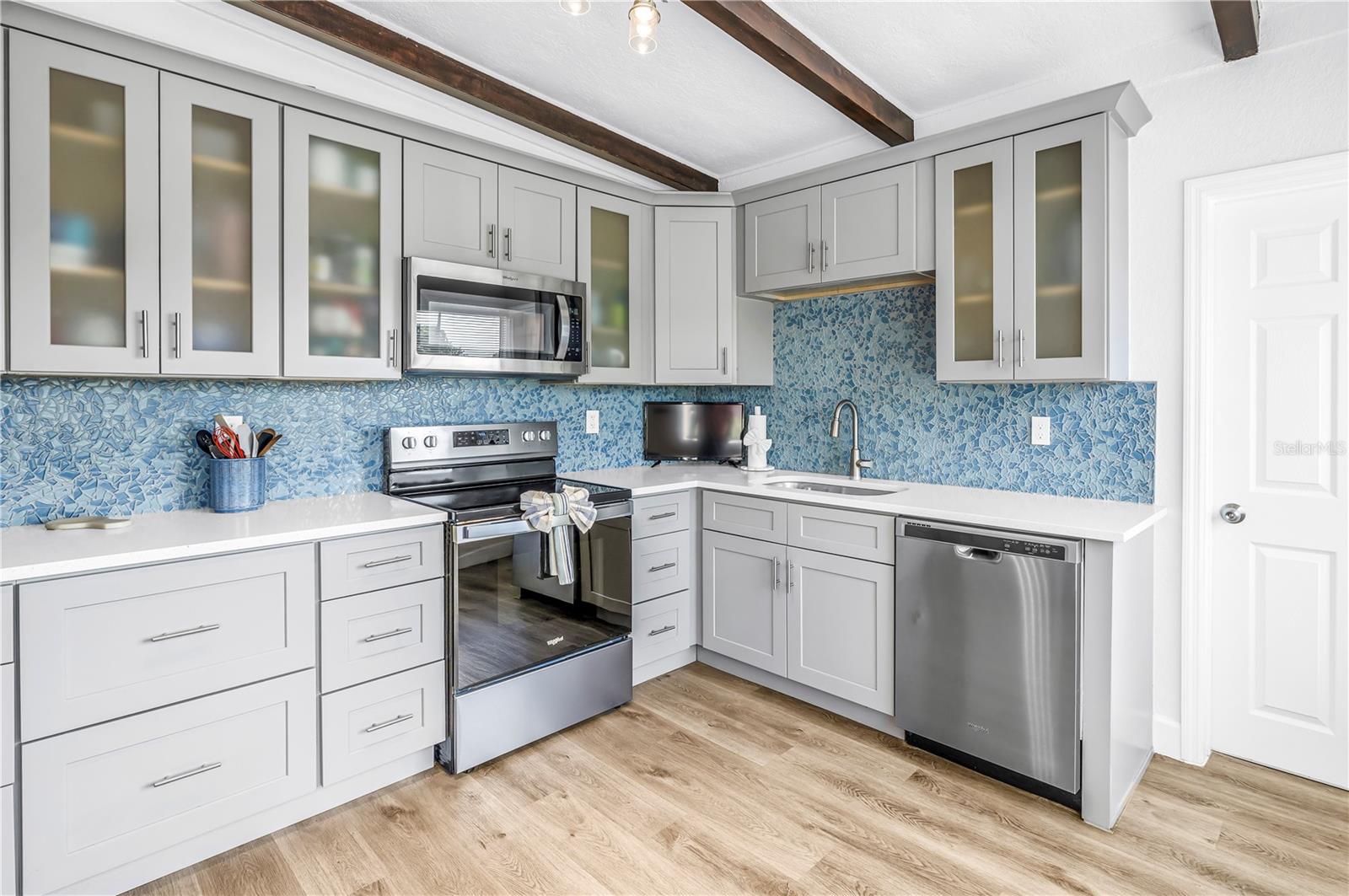 7599 MEADOWLAWN DR N — photo 12
