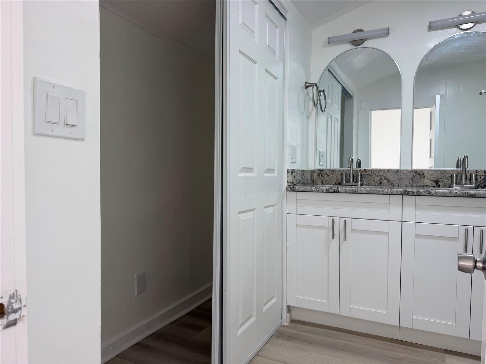 8316 N KLONDYKE ST — photo 8