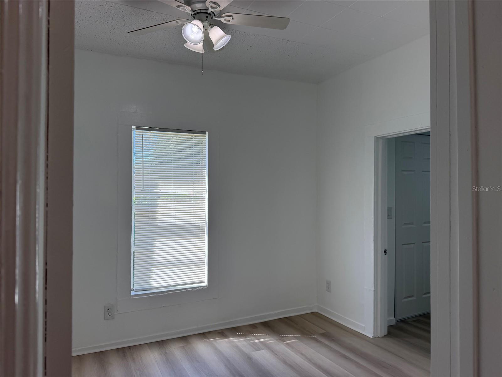 8316 N KLONDYKE ST — photo 6