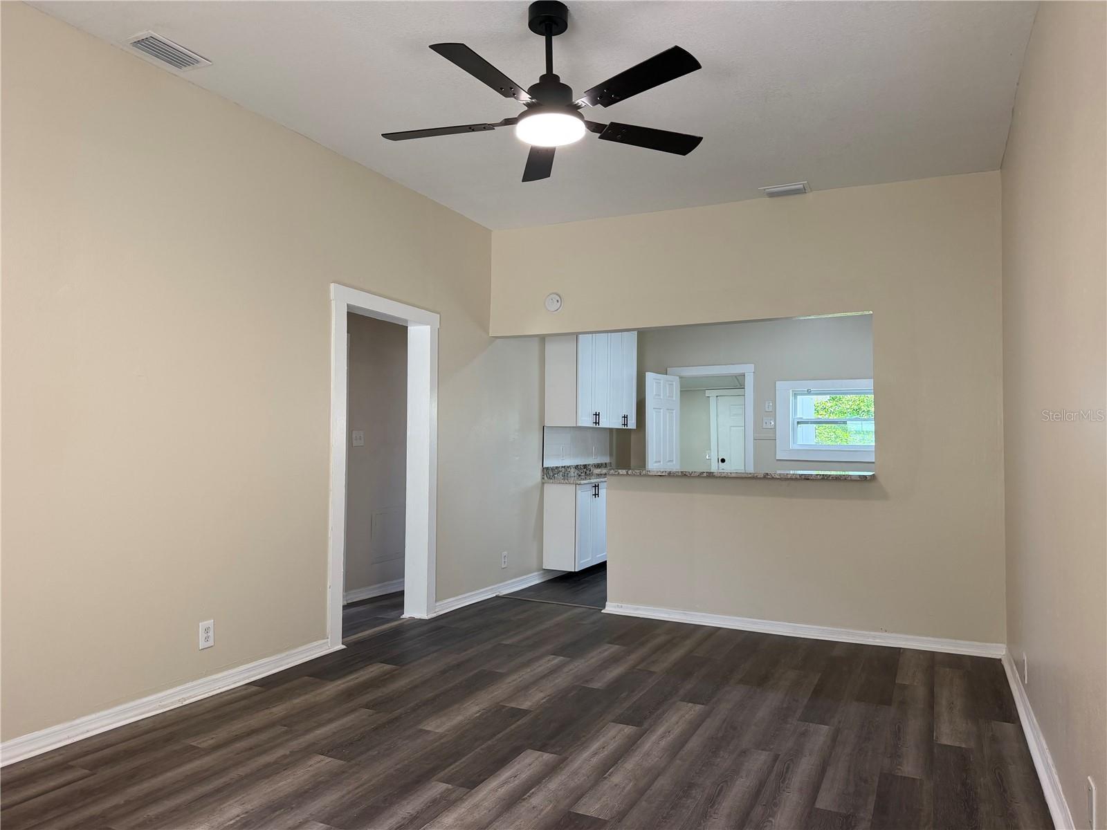 8113 N SEMMES ST — photo 2