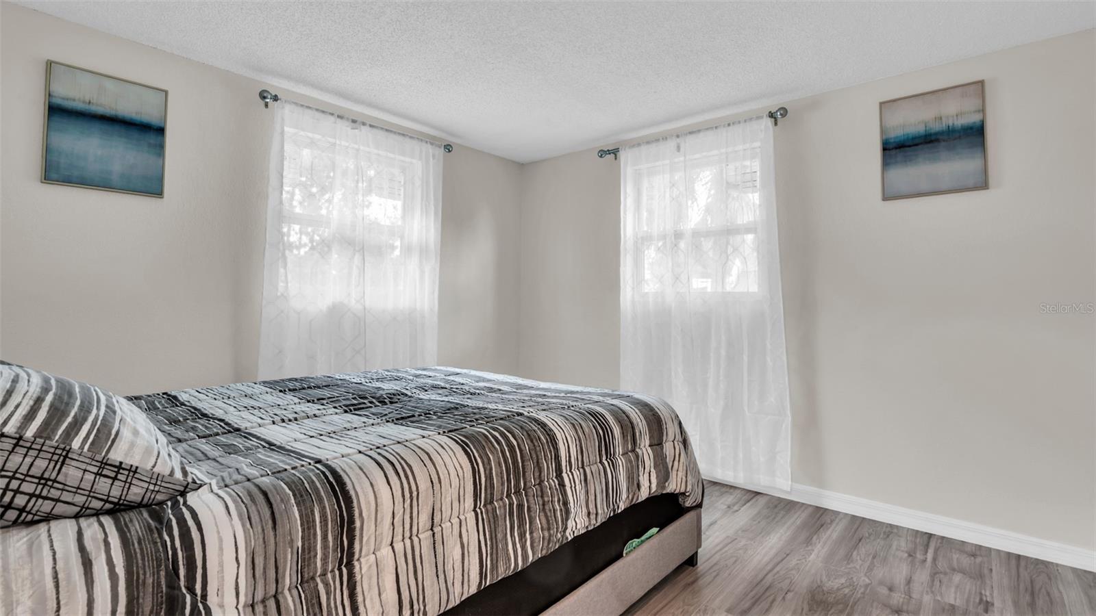 14832 ATLANTIC AVE — photo 12