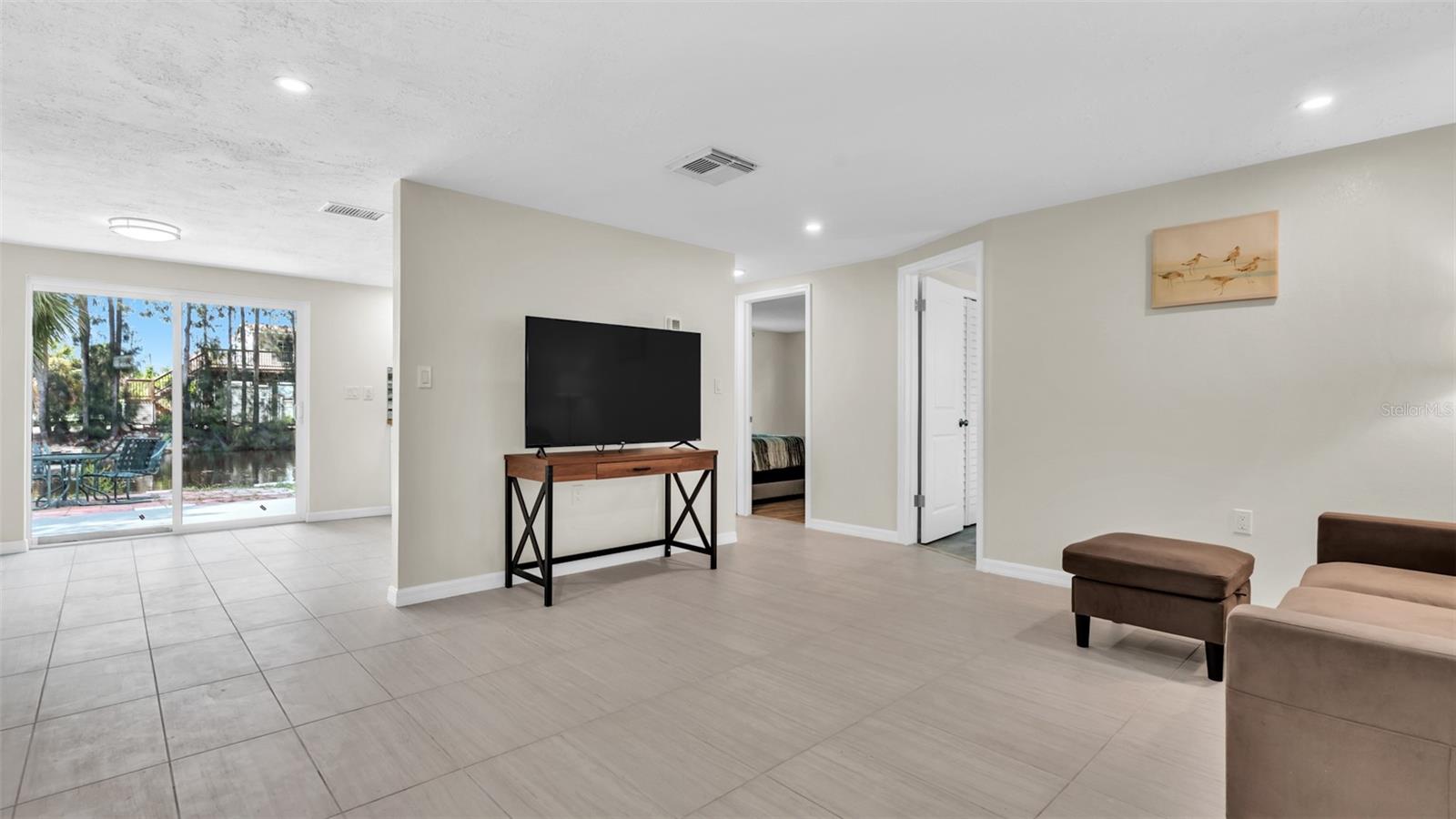 14832 ATLANTIC AVE — photo 8