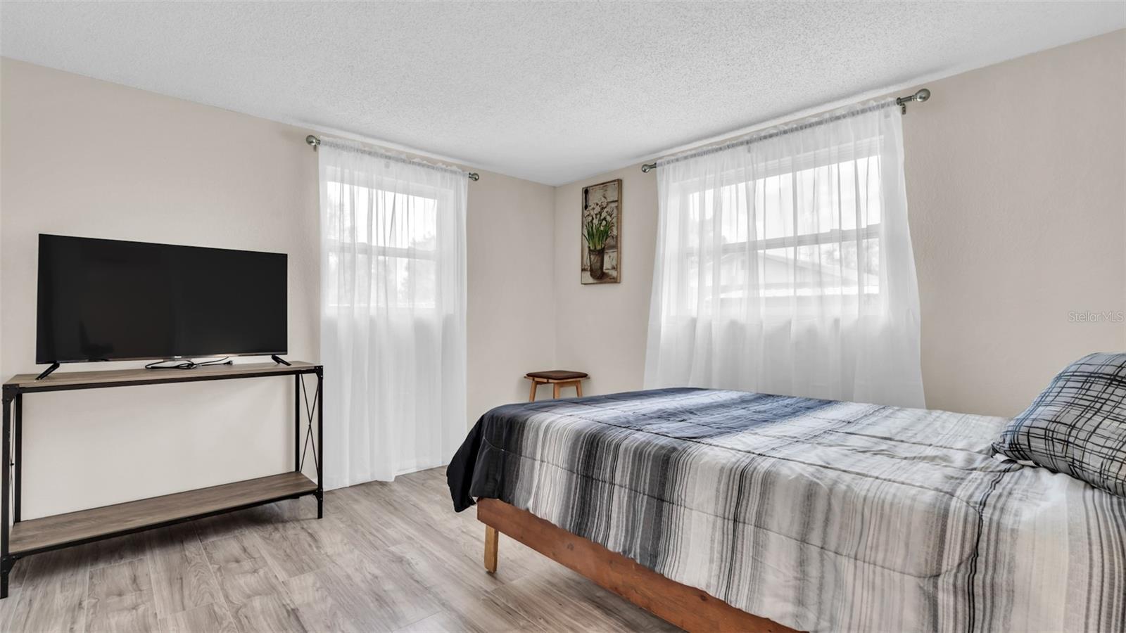 14832 ATLANTIC AVE — photo 15