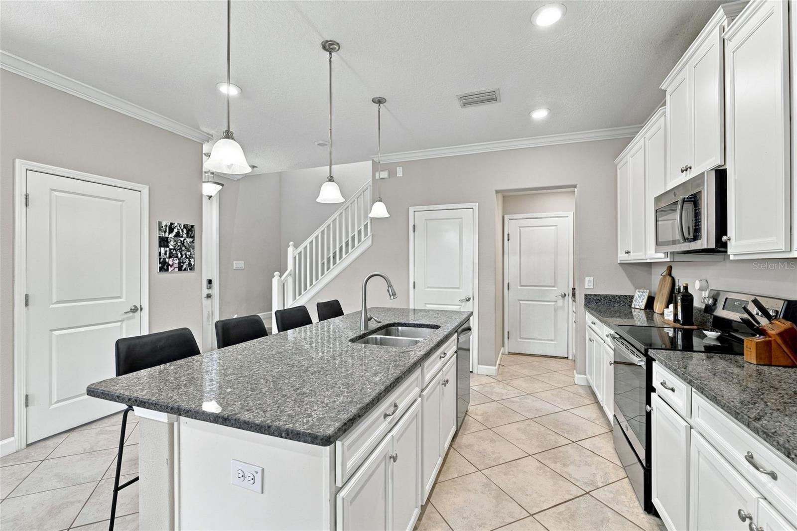 6611 ROCKY PARK ST — photo 7