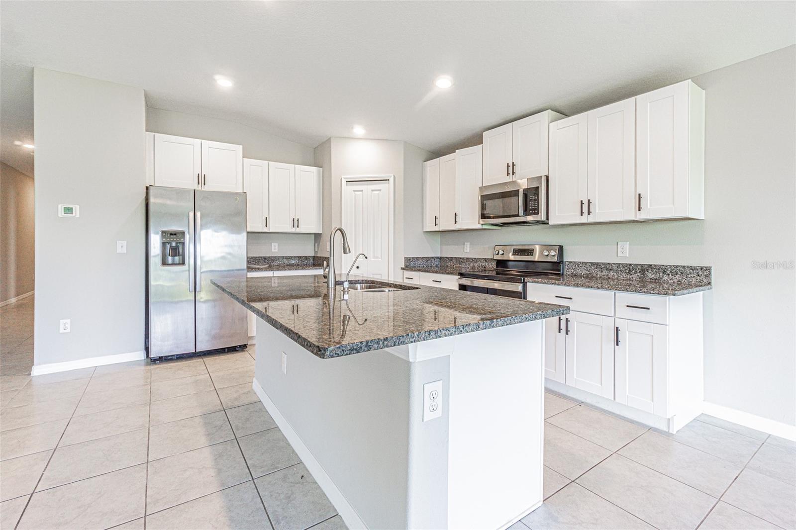 16680 DELIA ST — photo 13