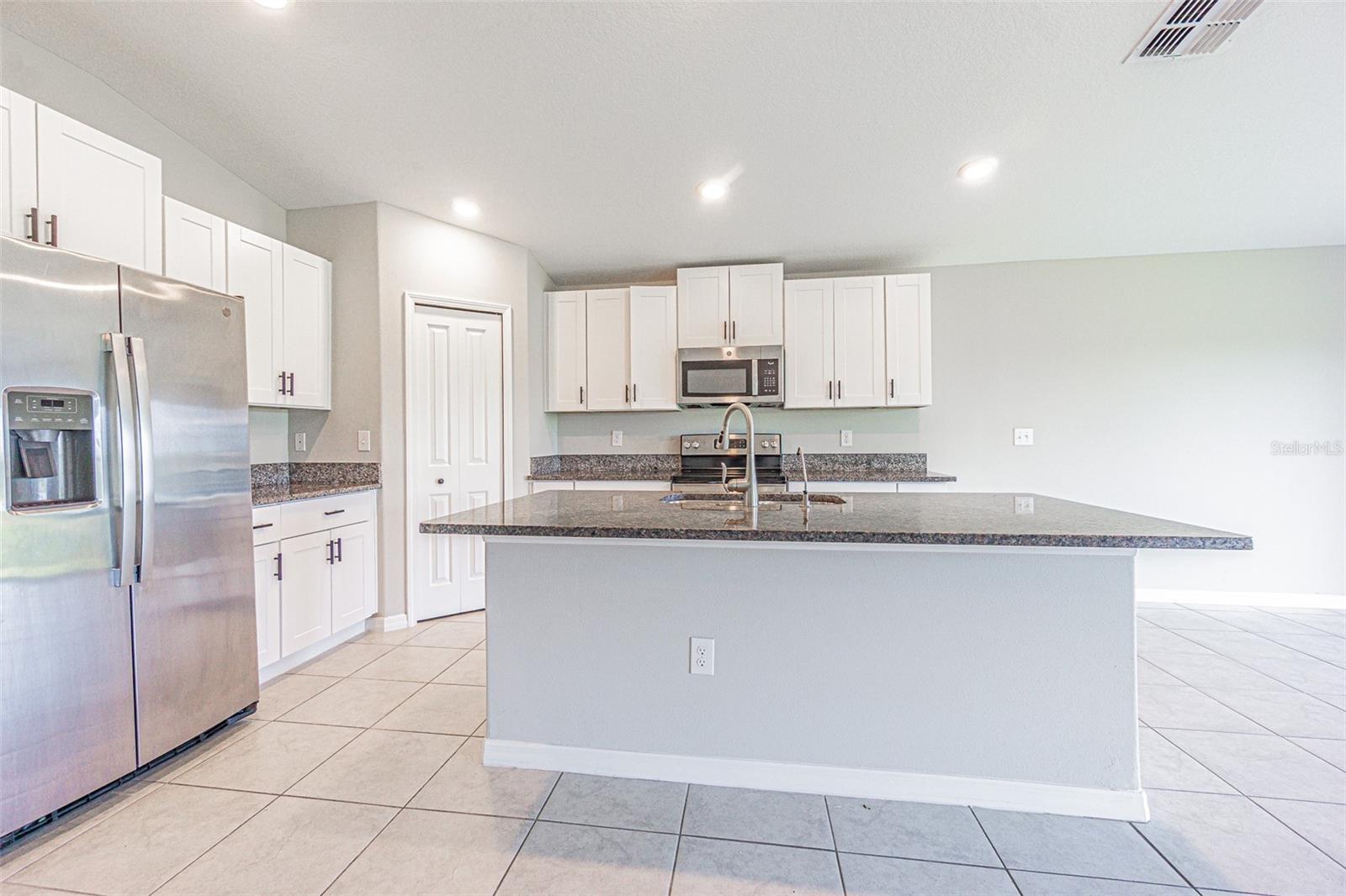 16680 DELIA ST — photo 12