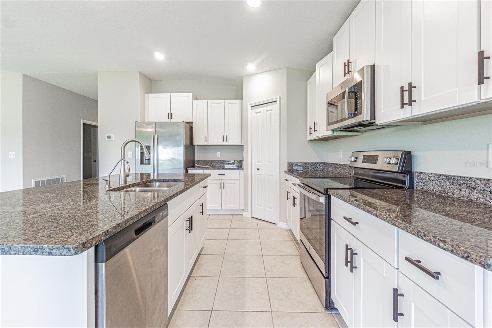16680 DELIA ST — photo 15