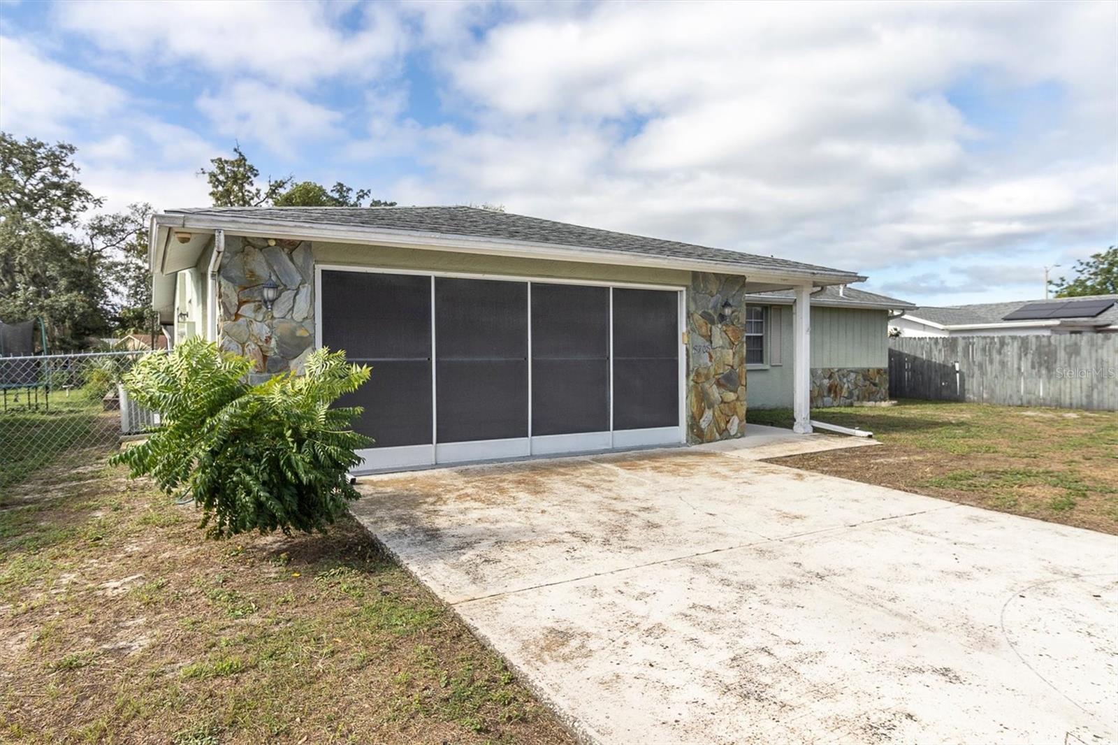 8708 BRIAR PATCH DR — photo 17