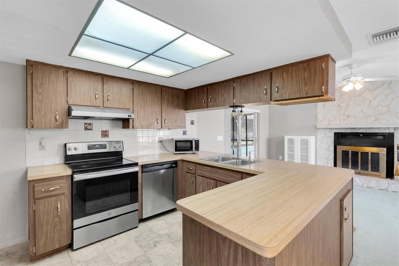 8708 BRIAR PATCH DR — photo 13