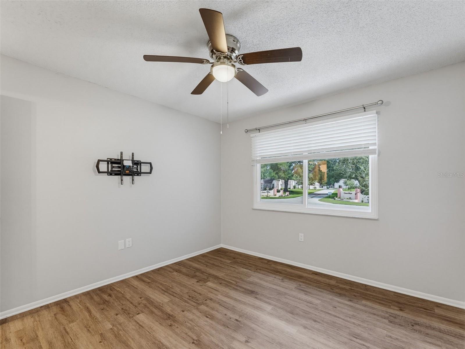 8330 HIGH POINT CIR #6 — photo 33