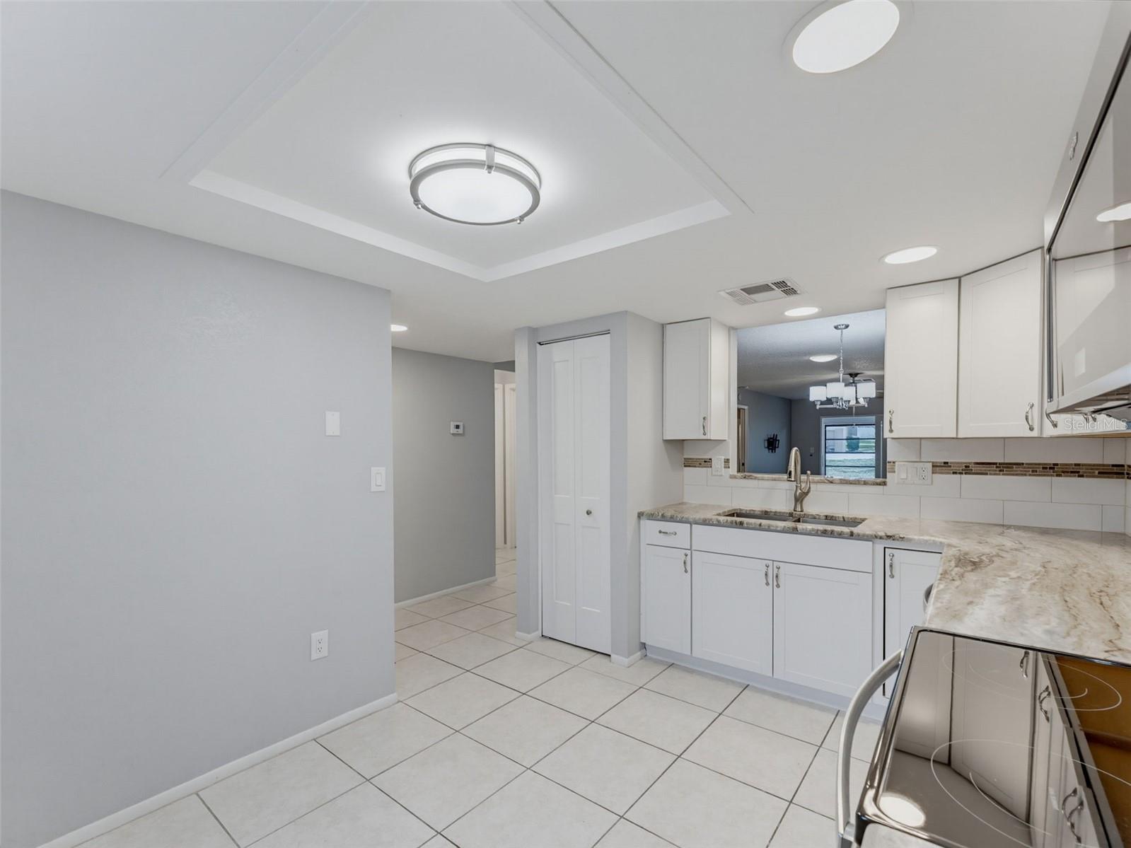 8330 HIGH POINT CIR #6 — photo 17
