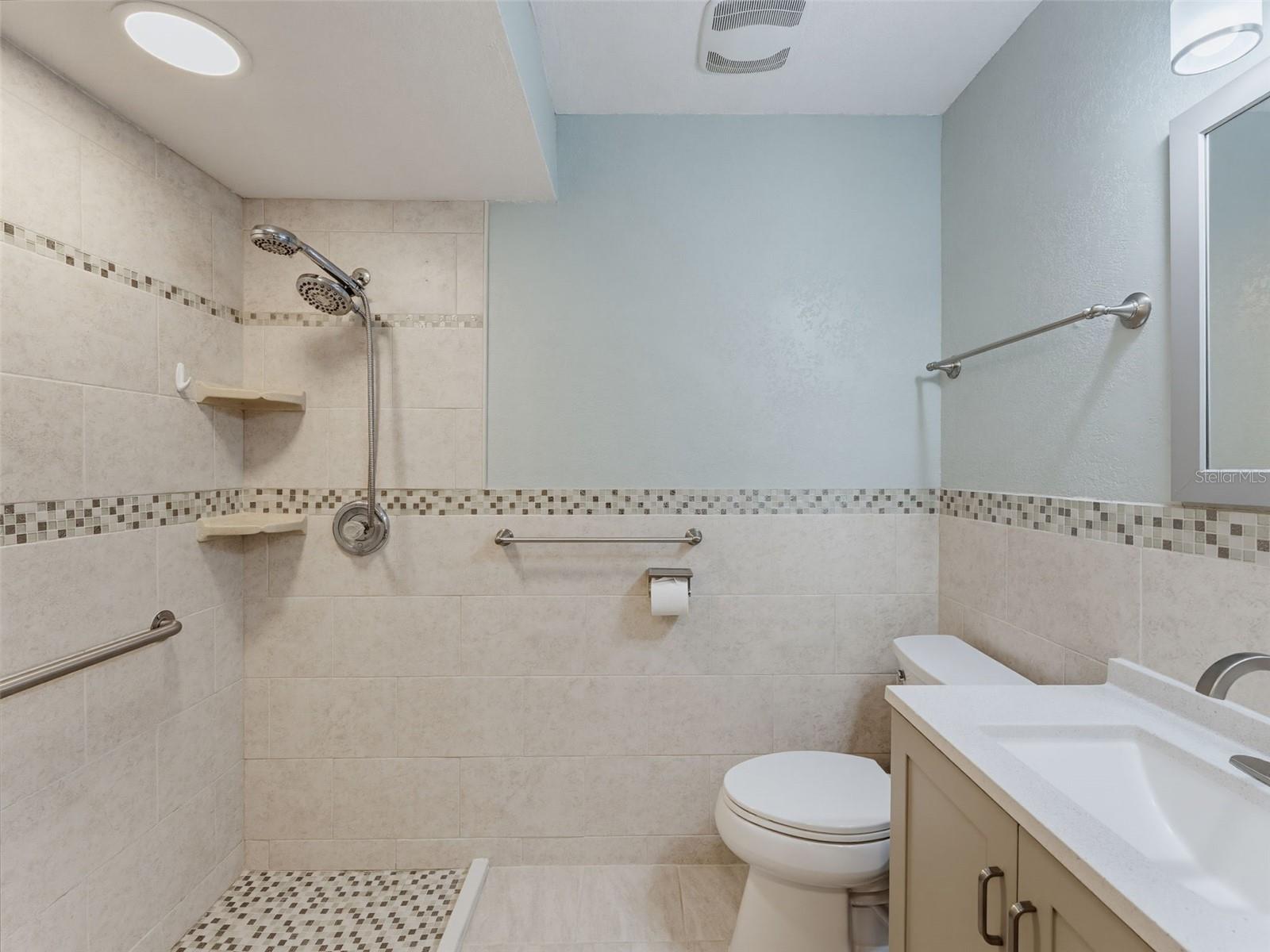 8330 HIGH POINT CIR #6 — photo 52